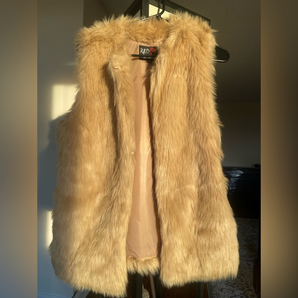 Red snap vest - Large